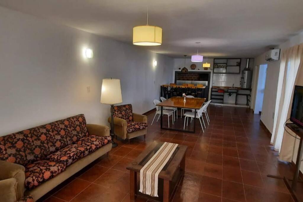 Casa En Bosque Peralta Ramos Сasa de vacaciones *